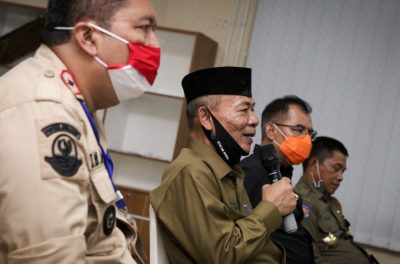 Sekda Kabupaten Bandung, Teddy Kusdiana saat mengikuti acara Sawala Politik Pikiran Rakyat Pilkada Jabar 2020 melalui video conference di Bale Riung Soreang, beberapa waktu lalu. (Foto: Humas Pemkab Bandung)