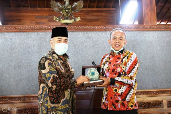 Wakil ketua DPRD Provinsi Jawa Barat Ade Barkah Surachman (Foto: Humas DPRD Jabar/Budi Purnaman)