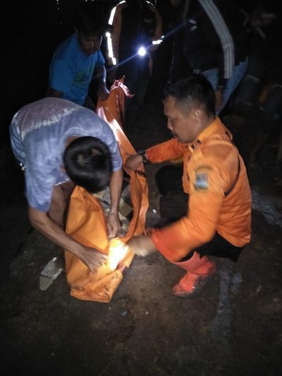 Dua orang tewas tenggelam di bendungan Waduk Saguling tepat di belakang kompleks Tatar Purbasari, Kota Baru Parahyangan, Padalarang, Kabupaten Bandung Barat, Jumat (10/7/2020) sore.(Foto: istimewa)