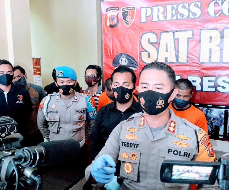 Kapolres SUbang, AKBP Teddy Fanani saat gelar perkara di Mapolres Subang, Rabu (19/8/2020). (Foto: Deny Suhendar/dara.co.id)