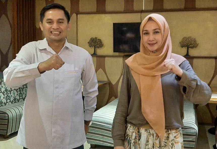 Gun Gun Gunawan dan Dina Lorenza. (Foto: Istimewa)