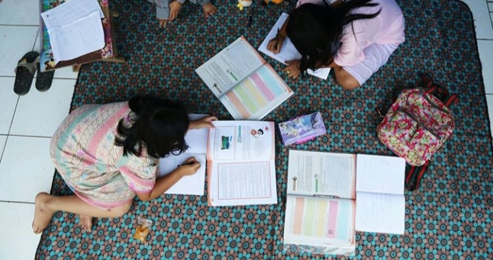 Selama pandemi Covid-19 para siswa terpaksa harus belajar dari rumah masing-masing/ilustrasi. (Foto: Humas Pemkab Bandung)