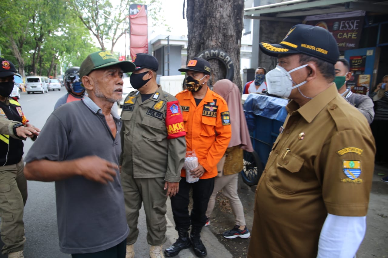 Wali Kota Cirebon Nashrudin Azis (kanan). (Foto: Yohanes/dara.co.id)