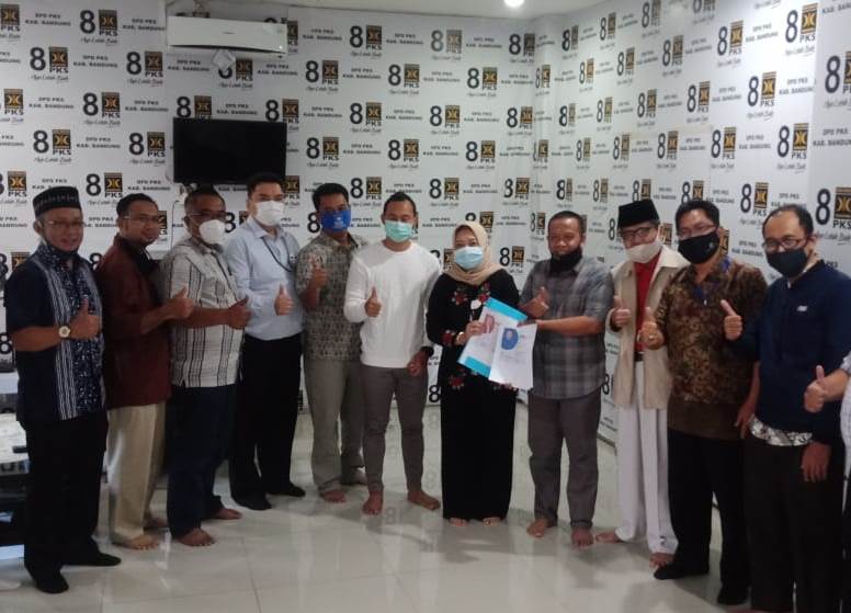 Kunjungan pasangan bakal calon Bupati/Wakil Bupati Bandung, Yena Iskandar Ma'soem-Atep Rizal ke Kantor DPD PKS Kabupaten Bandung, Senin (31/8/2020). (Foto: Istimewa)