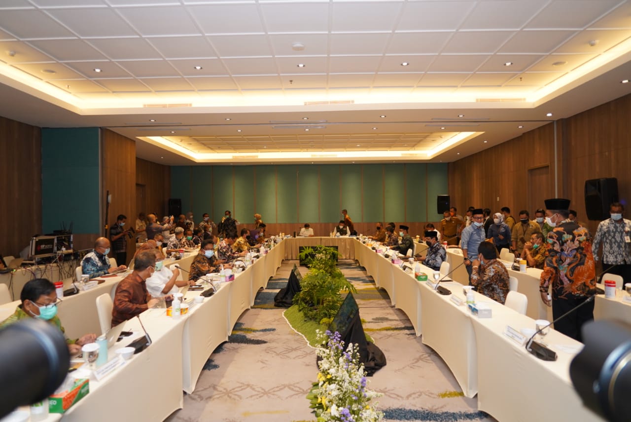 Kementrian Perencanaan Pembangunan Nasional Republik Indonesia (Kementrian PPN)/Badan Perencanaan Pembangunan Nasional (Bappenas) melaksanakan rapat kerja bersama Gubernur Jawa Barat, Bupati Garut (Foto: Istimewa)
