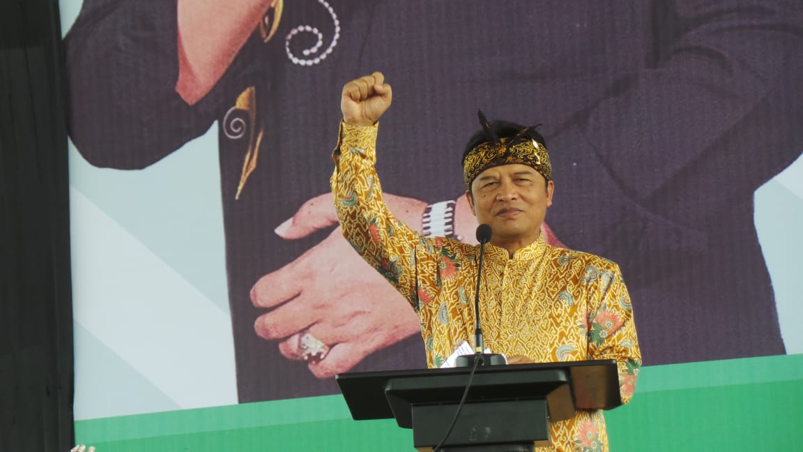 Dadang Naser (Foto : Ayobandung)