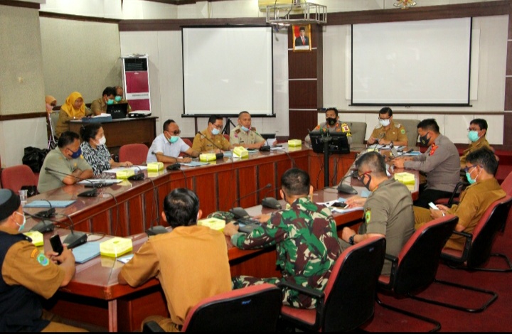 Kapolres Subang mendampingi Wabup dalam rakor evaluasi percepatan penanggulangan Covid-19 (Foto: istimewa)