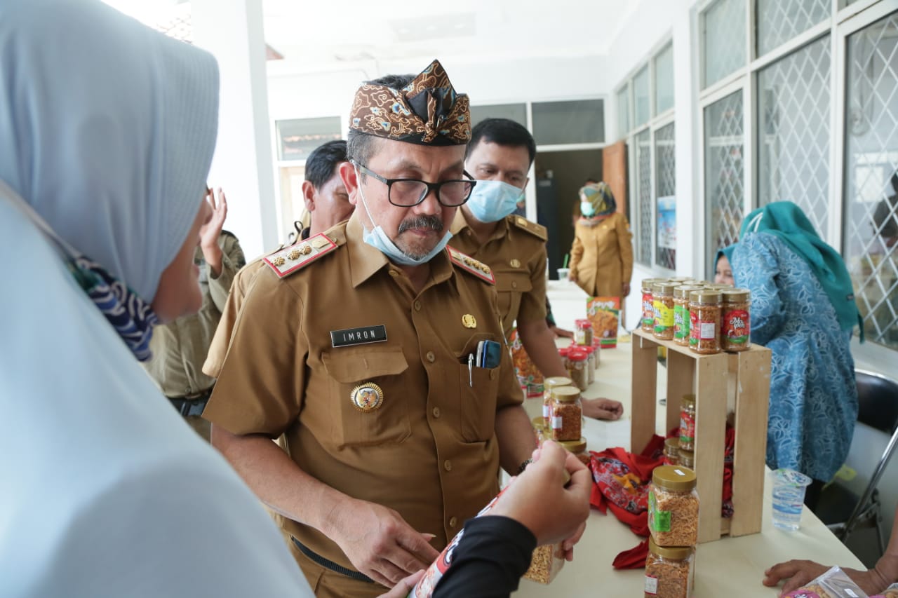 Bupati Cirebon Drs H Imron, M.Ag