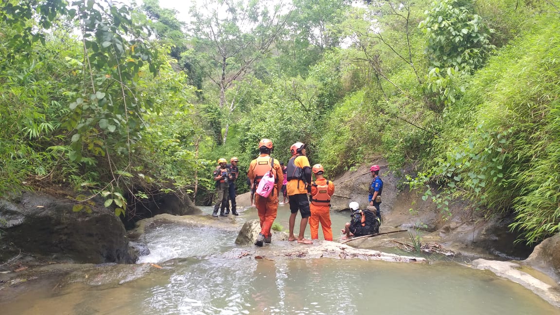 Pemancing yang tenggelam belum juga ditemukan Tim SAR (Foto: Purwanda/dara.co.id)