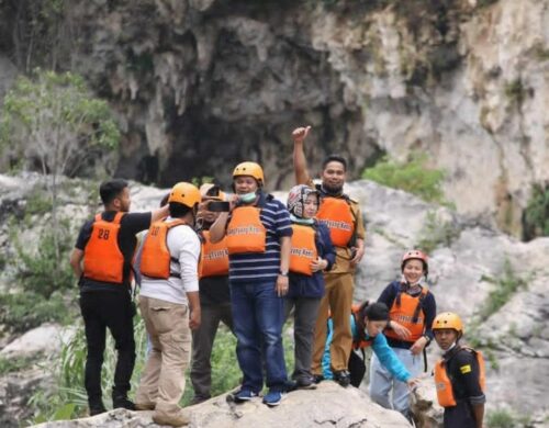  Bupati Bandung Barat Aa Umbara Sutisna saat meninjau tempat pariwisata di KBB. (Foto: doc prokopim Setda KBB)
