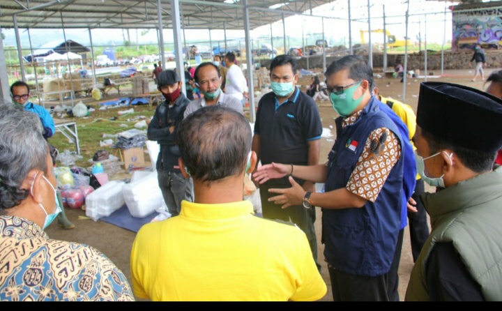 Wakil Bupati Subang Agus Masykur Rosyadi meninjau pasar baru Palasari (Foto: Yudi/dara.co.id)