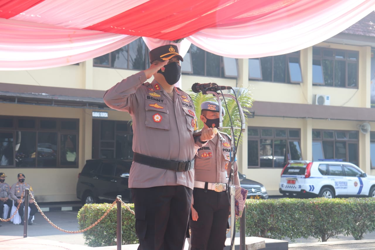 Polres Garut siap amankan malam tahun baru. Ribuan Miras pun sudah dimusnahkan (Foto: Andre/dara.co.id)