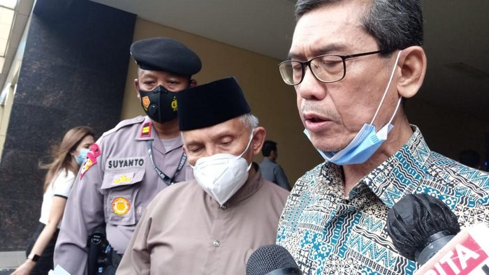 Amien Rais menyambangi Bareskrim Polri. (Foto: Kadek/detikcom)