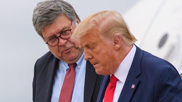 Jaksa Agung William Barr berbincang dengan Donald Trump (Foto : serambiIndonesia)