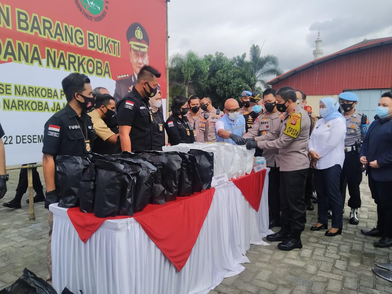 Kepolisian Daerah Jawa Barat memusnahkan ribuan kilogram narkotika dan obat-obatan terlarang (Foto: istimewa)