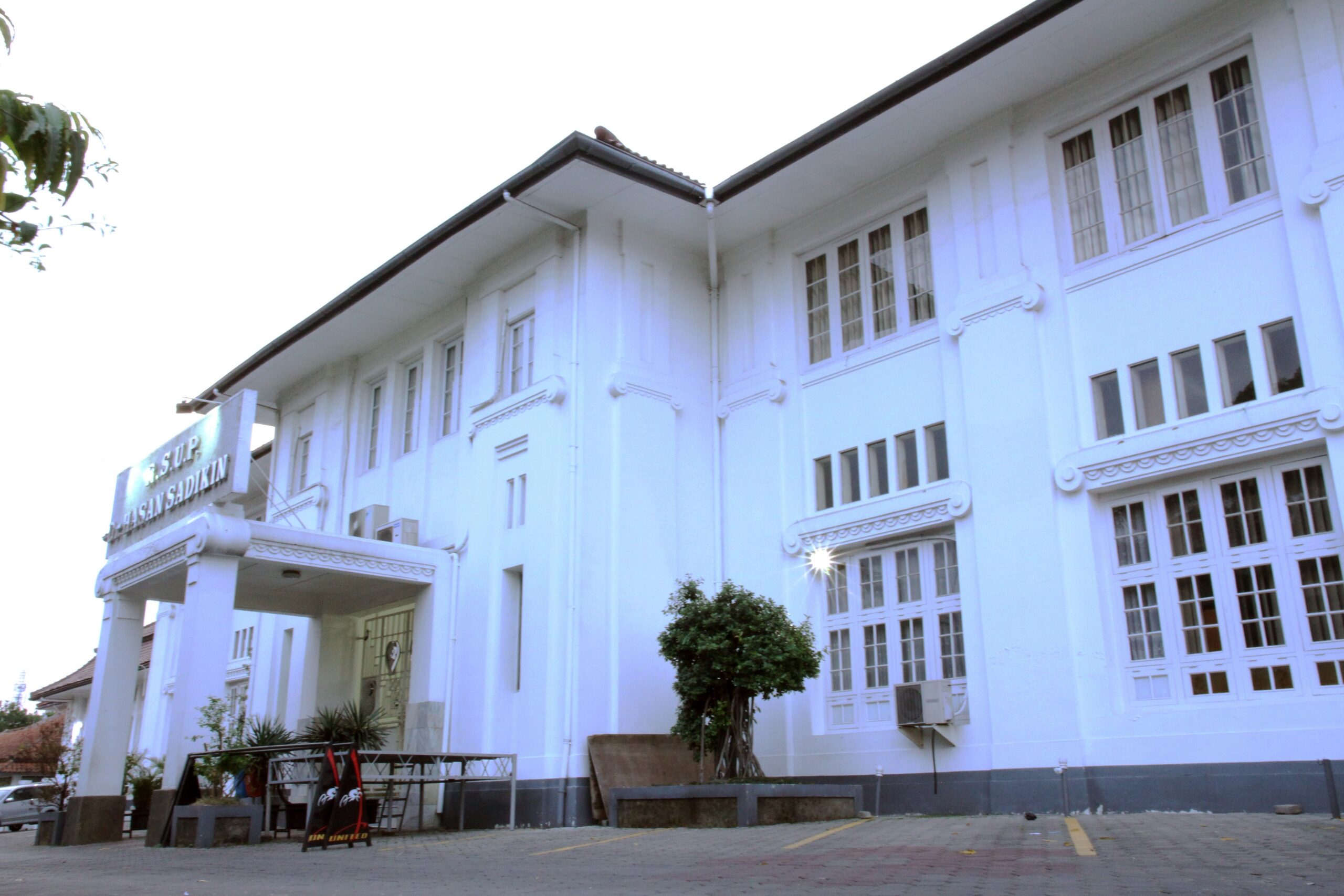 Rumah Sakit Hasan Sadikin (Foto: RSHS.or.id)