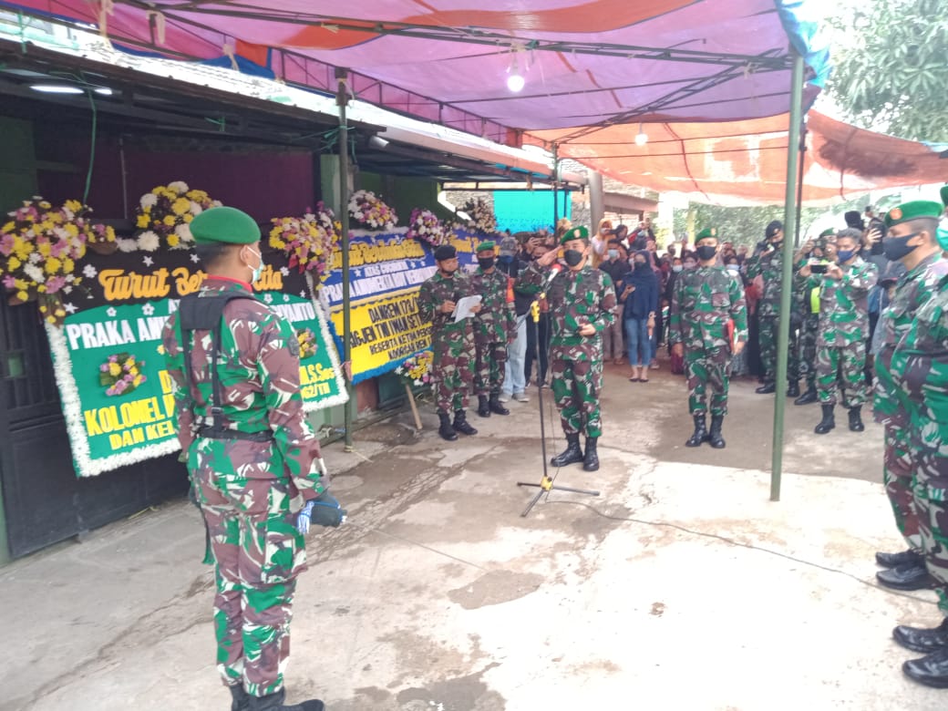 Prosesi pemakaman Praka Anumerta Roy Febrianto (Foto: Istimewa)