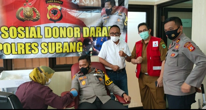 185 Personil Polres Subang donorkan darahnya (Foto: Yudi/dara.co.id)