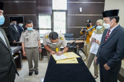 Pelantikan camat sebagai Pejabat Pembuat Akte Tanah–Sementara (PPAT-S) di Ruang Rapat Setda Garut (Foto: Andre/dara.co.id)