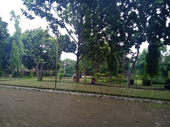 Taman kota di Kabupaten Bandung tidak menarik. Salah seorang anggota dewan soroti juga soal anggarannya (Foto: verawati/dara.co.id)