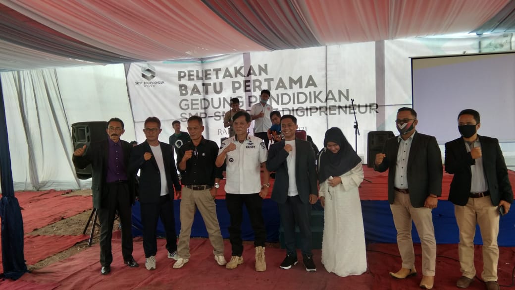 Peletakan batu pertama SMP-SMK Skye Dipreuneur (Foto: Istimewa)