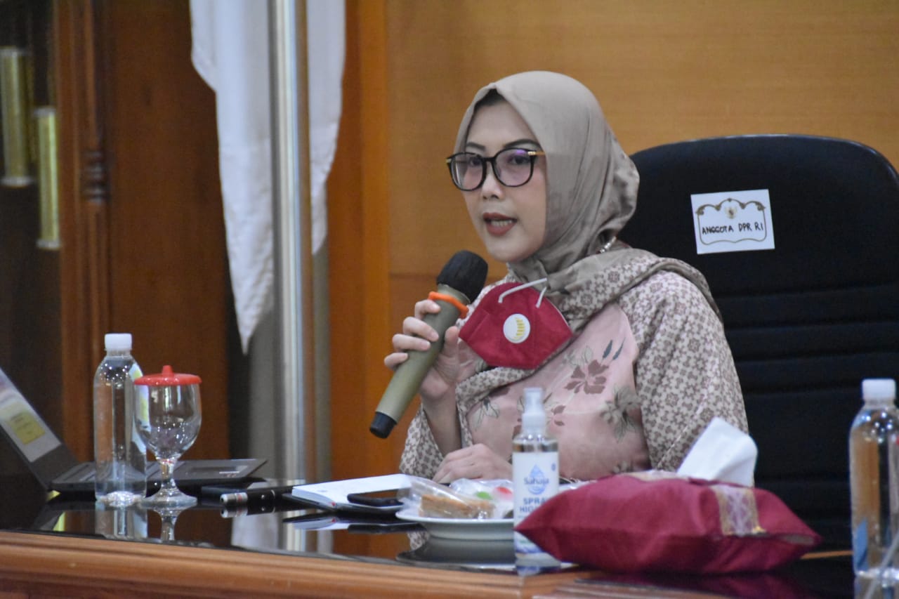 Anggota Komisi VIII DPR RI, Hj Selly Andriany Gantina AMd (Foto: Istimewa)