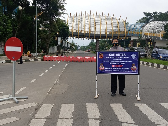 jalan Al-Fathu ditutup sementara (Foto: verawati/dara.co.id)