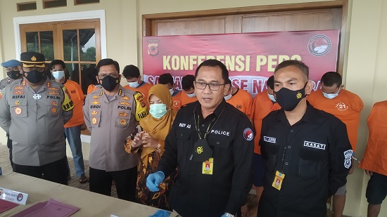 Direktur Reserse Narkoba Polda Jabar, Kombes Ruddy Ahmad Sudrajat saat ekspos kasus narkoba di Mapolres Cianjur (Foto: Purwanda/dara.co.id)