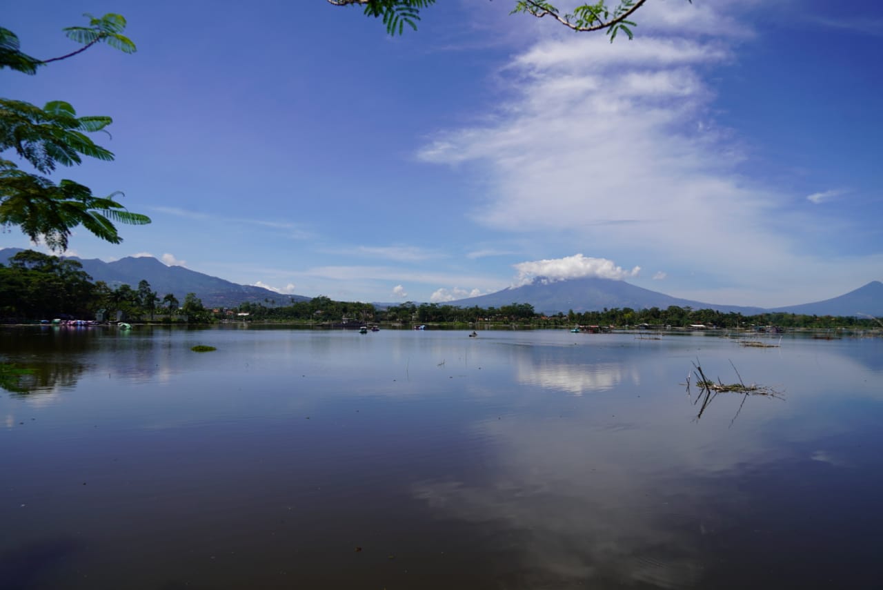 Situ Bagendit di Kecamatan Banyuresmi, Kabupaten Garut sebelum direvitalisasi (Foto: Andre/dara.co.id)