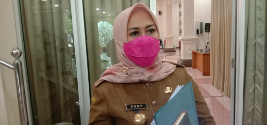 Kepala Dinas Kesehatan Kabupaten Cirebon, Hj. Enny Suhaeni, SKM.,M.Kes