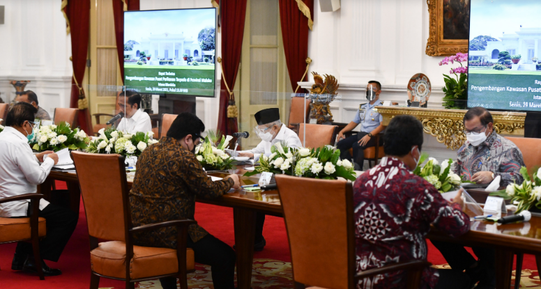 Suasana Rapat Terbatas mengenai Pengembangan Kawasan Pusat Perikanan Terpadu di Provinsi Maluku, Senin (29/03/2021), di Istana Merdeka, Jakarta. (Foto: Humas Setkab/Rahmat)
