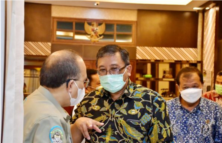 Pimpinan dan Anggota Pansus I DPRD Provinsi Jawa Barat, melaksanakan kunjungan kerja ke Badan Penghubung Pemerintah Provinsi Jawa Barat dalam rangka monitoring evaluasi terkait Laporan Keterangan Pertanggungjawaban (LKPJ) Gubernur Jawa Barat Akhir Tahun 2020. Selasa, (27/4/21). (Foto : Fahmi Nauval/Humas DPRD Jabar).