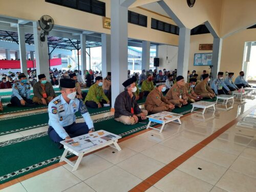 Ratusan warga binaan di Lapas Kelas IIB Garut ikuti kegiatan Pesantren Ramadhan bertempat di Masjid Al-Hidayah Lapas Kelas IIB Garut, Jalan KH. Hasan Arif, Kecamatan Banyuresmi, Kabupaten Garut.  (Foto : istimewa)    