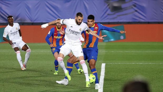 
Karim Benzema mencetak gol pertama Real Madrid (Foto: detikcom)
