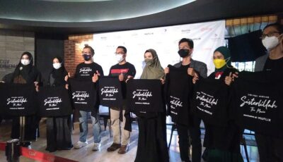 Gubernur Jawa Barat Ridwan Kamil beserta kru dan pemain Film Sisterlillah di CGV PVJ. (Foto: inews.id)