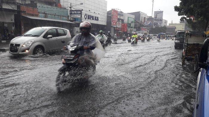 Ilustrasi genangan air di Kota bandung (Foto: Tribunnews)