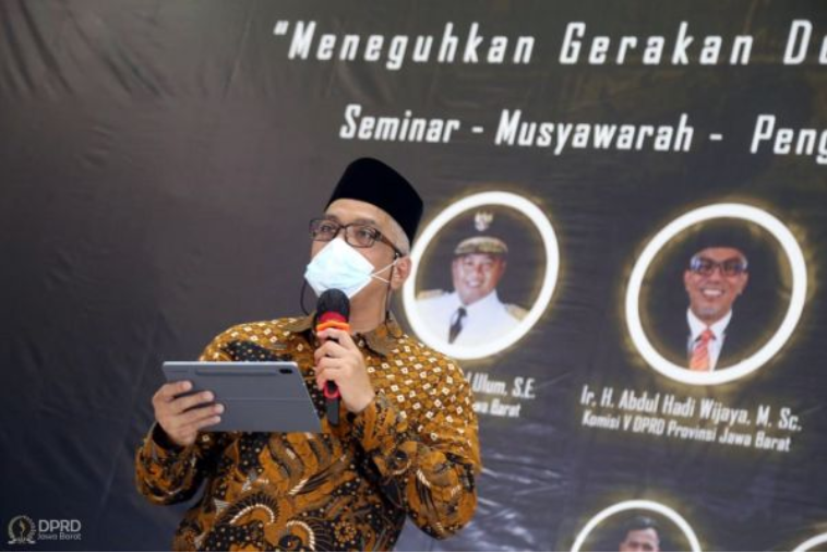 Wakil Ketua Komisi V DPRD Provinsi Jawa Barat, Abdul Hadi Wijaya, menghadiri acara Musyawarah Daerah Ikatan Mahasiswa Keguruan dan Ilmu Pendidikan Seluruh Indonesia (IMAKIPSI) Wilayah Jawa I , di Universitas Siliwangi Kota Tasikmalaya. Jumat (18/06/2021). (Foto : RizkyRamdhani / Humas DPRD Jabar)