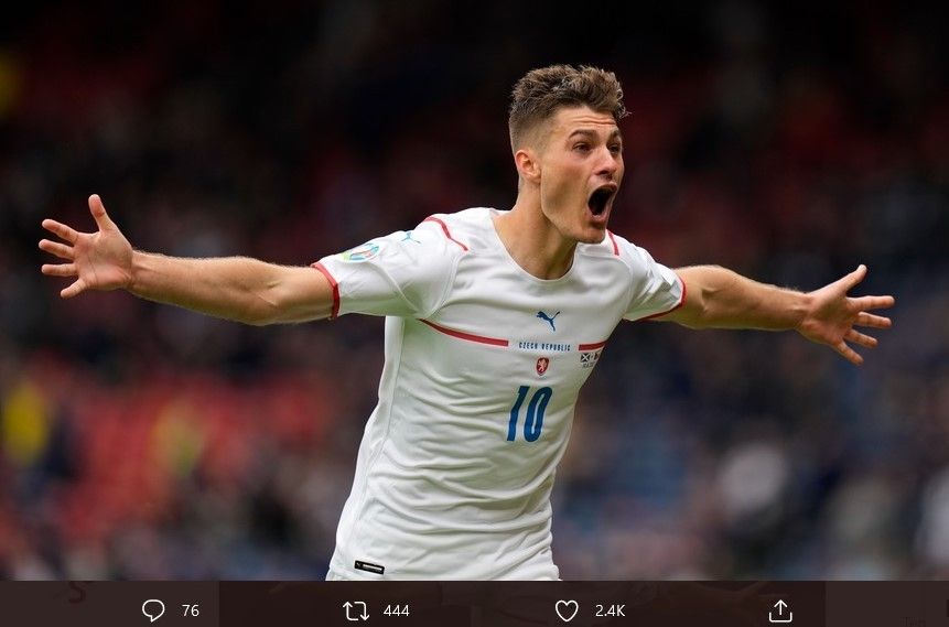 Pemain Rep. Ceko, Patrik Schick bersama kapten Timnas Portugal, Cristiano Ronaldo memimpin top skor dengan tiga gola pada perhelatan Piala Eropa 2020. (Foto: Skor.id) 
