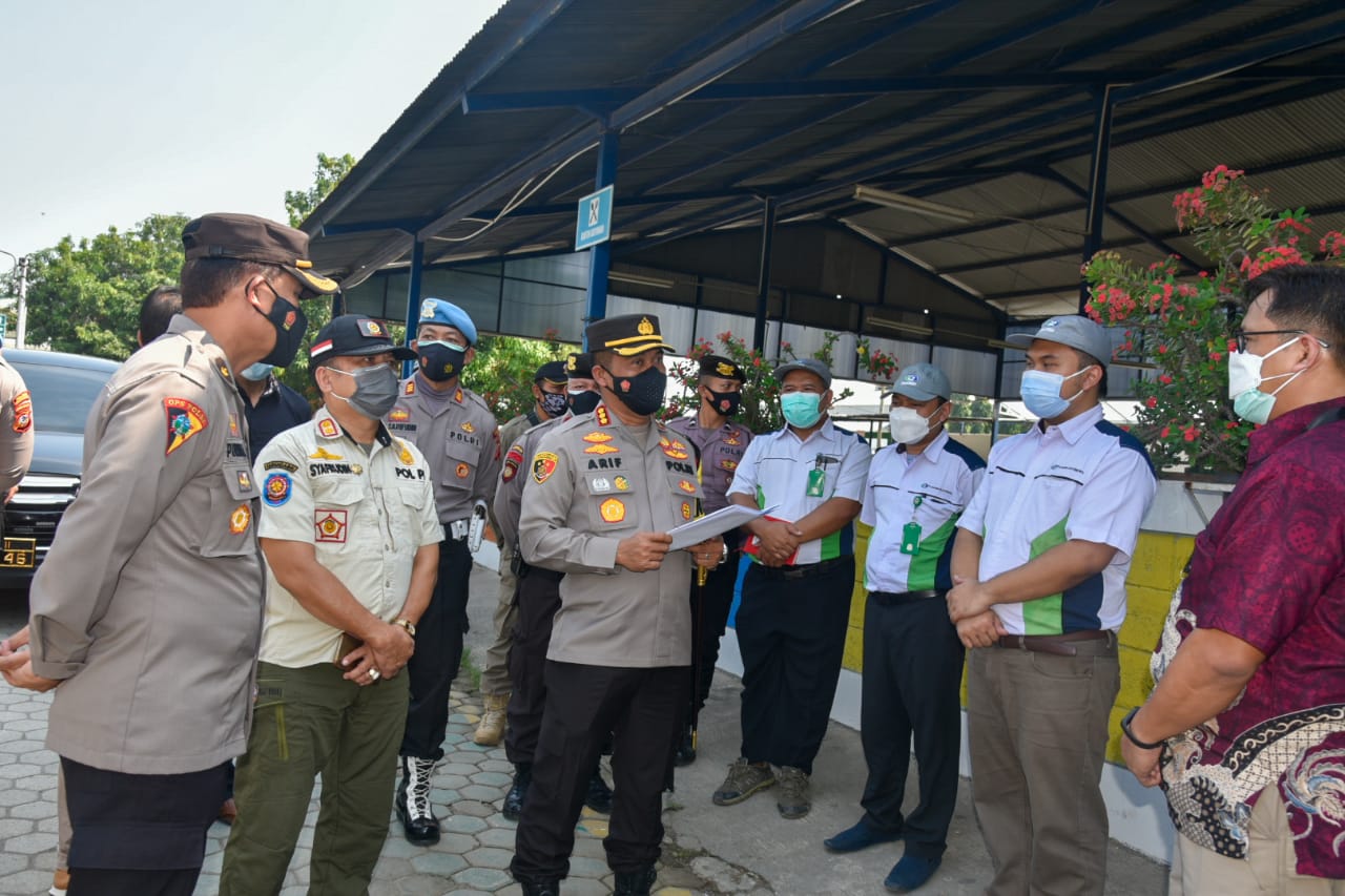 Kombes Pol Arif Budiman SIK, MH, saat monitoring PPKM darurat di sektor industri (Foto: Bambang Setiawan/dara.co.id)