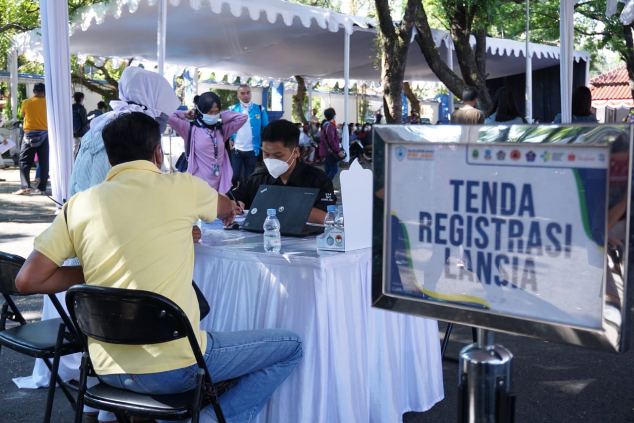 Pelaksanaan Sentra Vaksinasi Garut di Gedung Pendopo (Foto: Andre/dara.co.id)