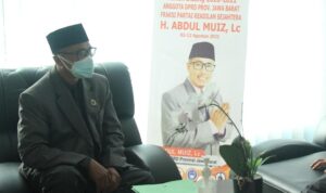 Anggota DPRD Jabar H Abdul Muiz saat Reses III Tahun Sidang 2020-2021 di Yayasan SMP Khalifah Boarding School, Kampung Cisande, Desa Cijengkol. Kabupaten Sukabumi (Foto: BBcom)