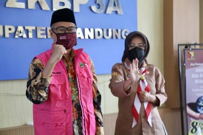 Pimpinan dan Anggota Komisi V DPRD Jabar saat melakukan study komparatif ke DP2KBP3A di Kabupaten Bandung (Foto: BBcom)