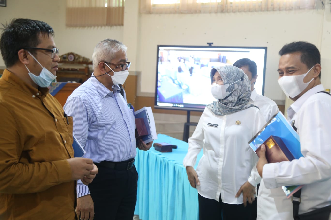  DPRD Jabar menggelar Raker pembahasan Rancangan KUA-PPAS bersama Dinas Pendidikan Jabar di KCD Pendidikan Jabar Wilayah VII, Kota Cimahi. (Foto: Rizky/Humas DPRD Jabar)