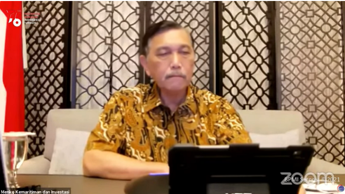 Menteri Koordinator Bidang Maritim dan Investasi, Luhut Binsar Pandjaitan menyampaikan keputusan soal perpanjangan PPKM Jawa-Bali. /Tangkap Layar YouTube di Kanal Sekretariat Presiden