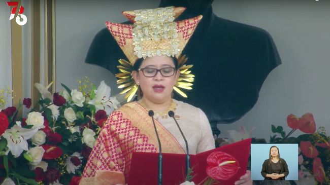 Puan Maharani saat tampil mengenakan pakaian adat Minangkabau (Foto: tangkapan layar Youtube Sekretariat Presiden)