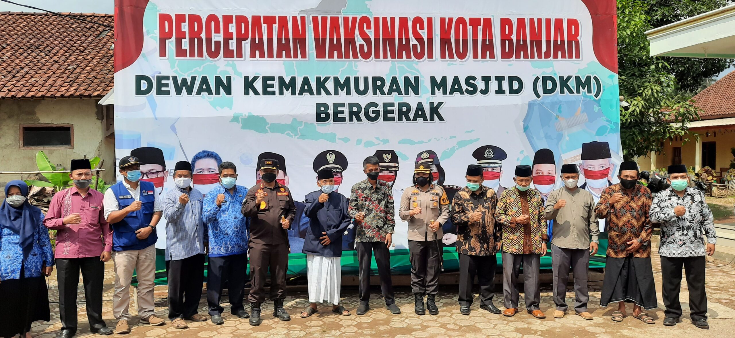 Launching Program DKM Bergerak di Masjid Baitussolihin Desa Kujangsari kota Banjar. (foto:Bayu/dara.co.id)