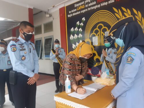 Kemenpan-RB beserta Direktorat Jenderal Pemasyarakatan (DITJENPAS) saat melakukan kunjungan kerja (kunker) ke Lapas Garut di Jalan KH.Hasan Arif, Kecamatan Banyuresi, Kabupaten Garut (Foto: Istimewa)