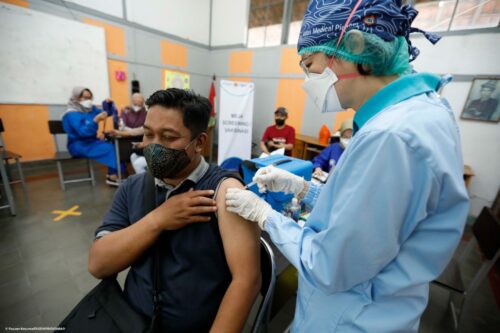  Gebyar vaksin menuju target 32 juta jiwa penduduk Jabat, pun terus dilakuan, seperti yang hadir di SLB Negeri Cicendo Kota Bandung, Sabtu (25/9/2021).(Foto: ist)
