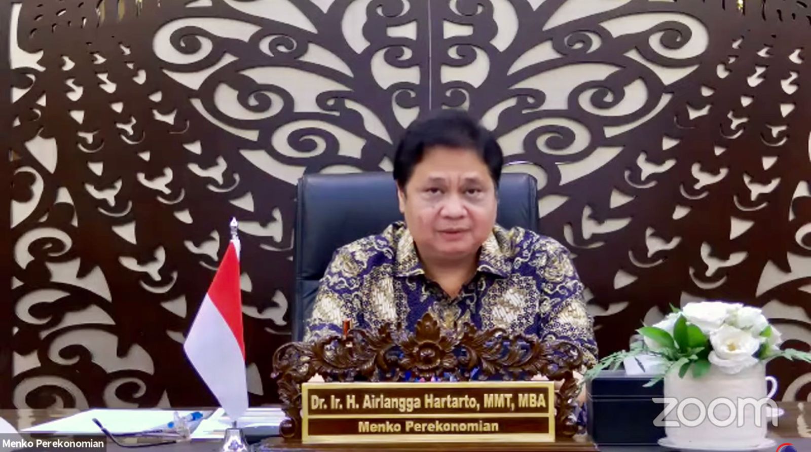 Menko Perekonomian Airlangga Hartarto dalam Keterangan Pers mengenai Perkembangan PPKM Terkini, Senin (06/09/2021) malam. (Foto: Tangkapan Layar YouTube Sekretariat Presiden)

