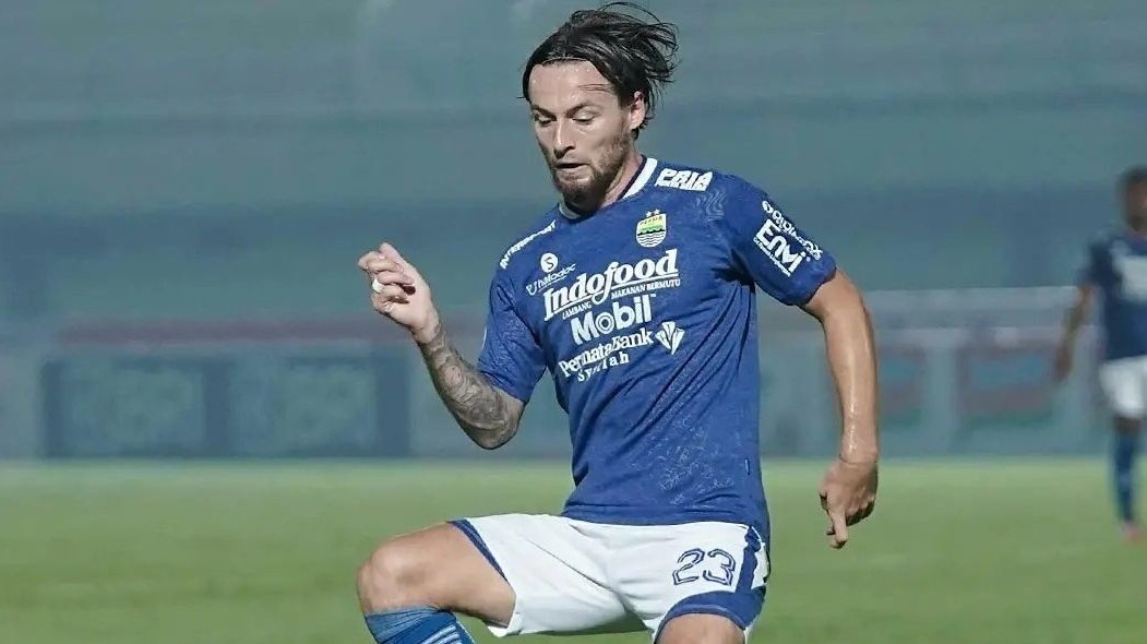 
Marc Klok membawa Persib menang atas Barito Putera. Persib bertengger di papan atas klasemen sementara Liga 1.(Foto: Persib.co.id)
